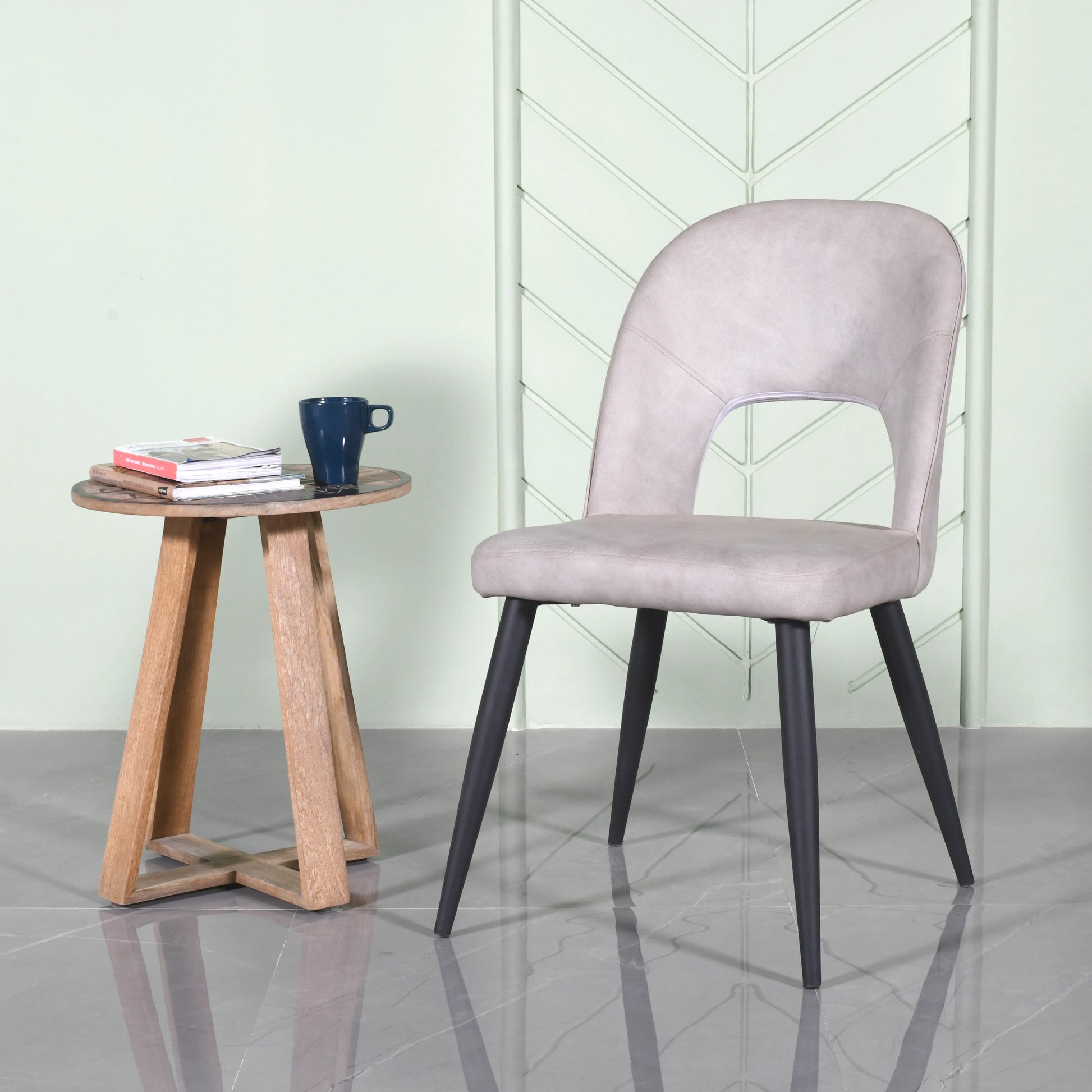 Voores Arm Chair - Furniza