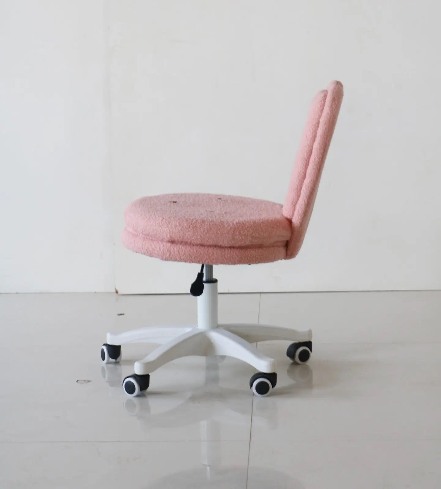 Kids Bunny Chair with Pink Boucle Fabric & Swivel Wheels FURNIZA