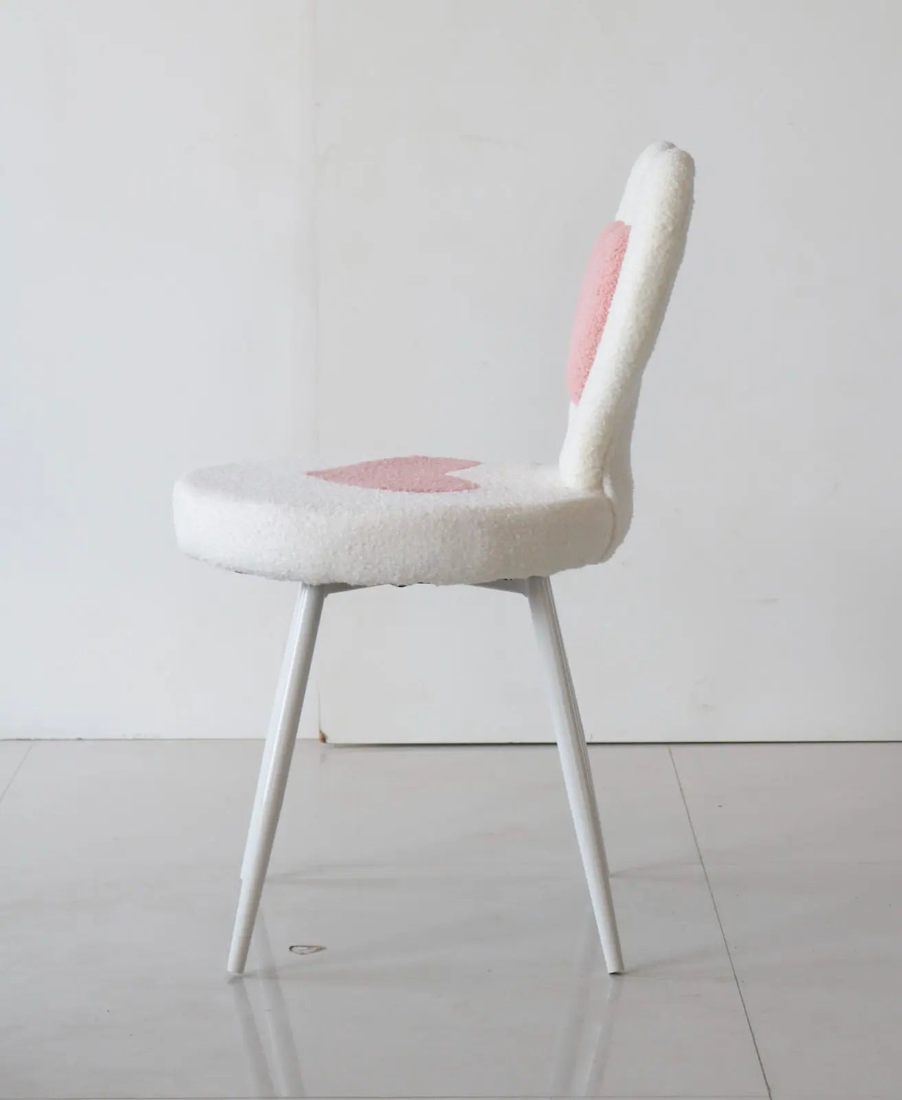 Kids Heart Chair with Pink & White Boucle Fabric – Love Edition FURNIZA