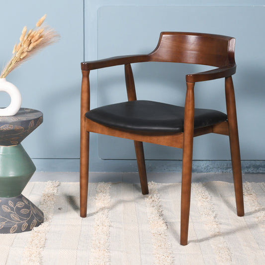 ClassicCurve Accent Chair